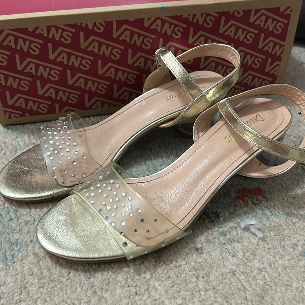 Dream Pairs formal, gold, kitten heels. Worn once.